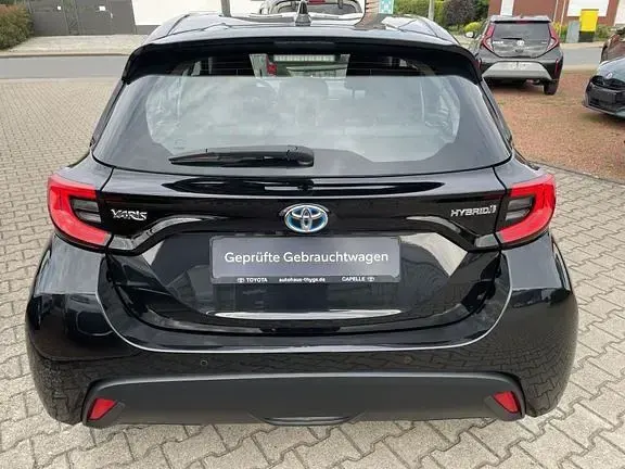 Gebraucht Toyota Yaris Plus 116 PS (85 kW) 2021 Mysticschwarz mica Kleinwagen
