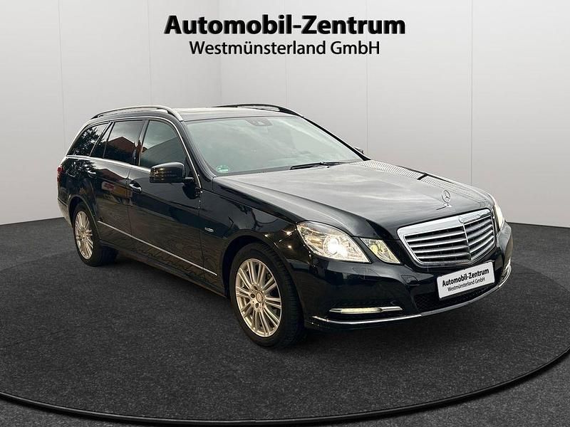 Gebraucht Mercedes E220 Elegance 170 PS (125 kW) 2012 Obsidianschwarz Kombi