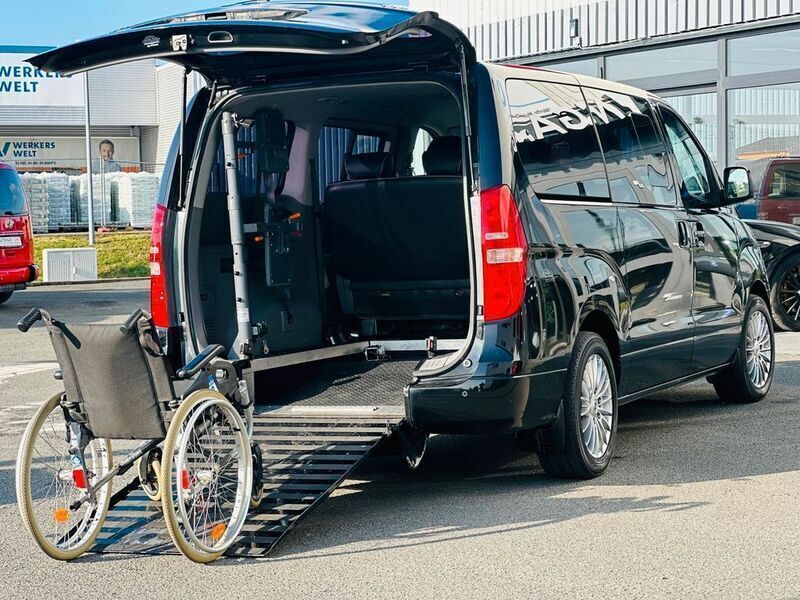 Gebraucht Hyundai H-1 170 PS (125 kW) 2012 Schwarz Van / Kleinbus