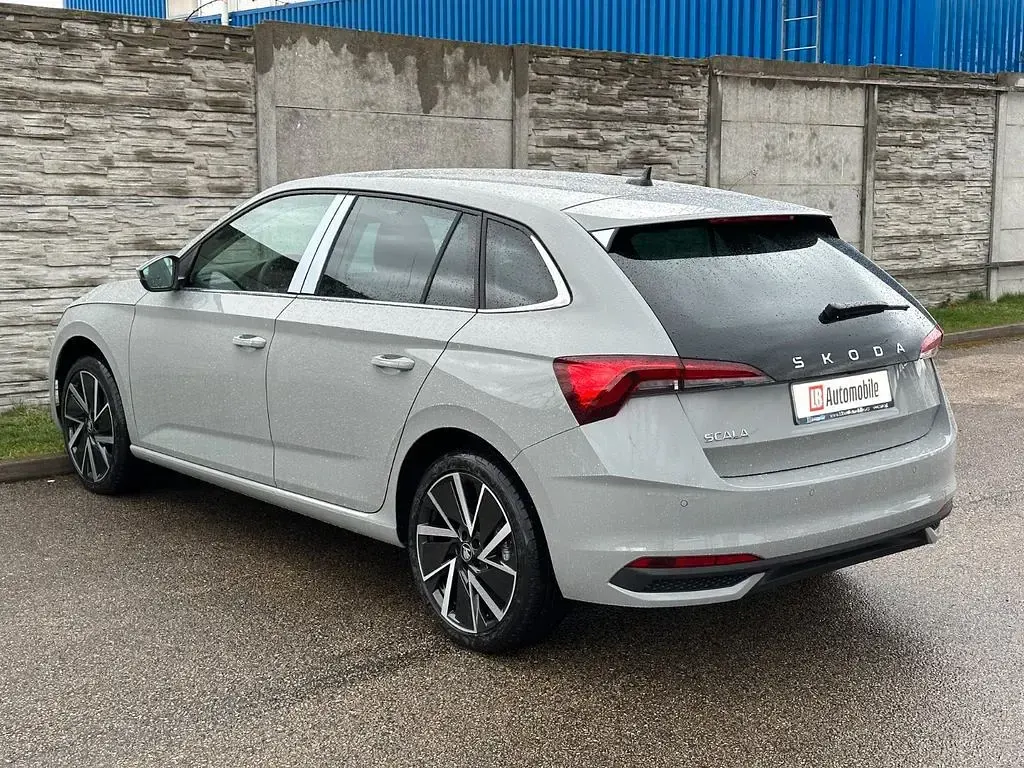 Neu Skoda 105 116 PS (85 kW) 2026 Grau Limousine