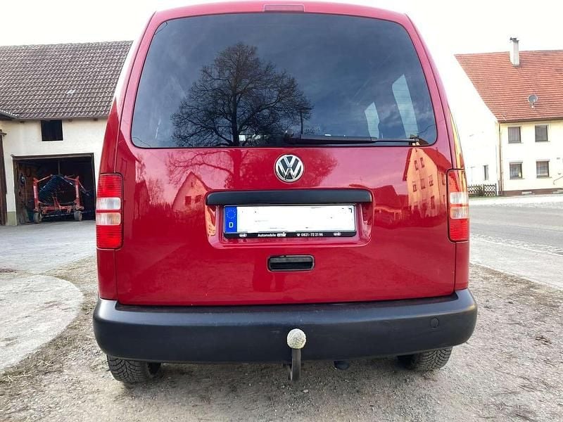 Second-hand VW Caddy Maxi 102 CP (75 kW) 2012 Roșu Monovolum