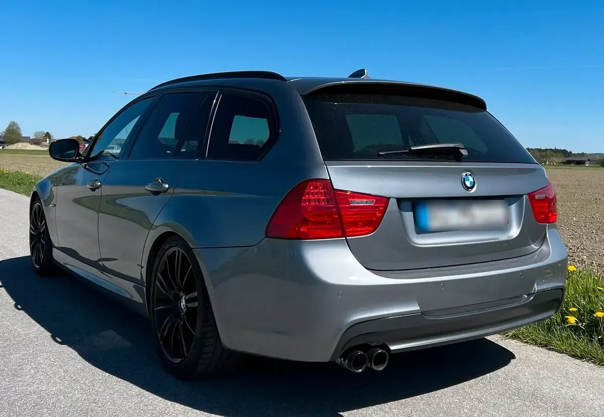 Gebraucht BMW 330 M Sport 245 PS (180 kW) 2011 Grau Kombi