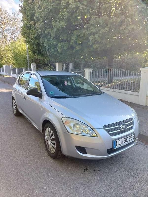 Second-hand Kia Ceed 143 CP (105 kW) 2009 Hatchback