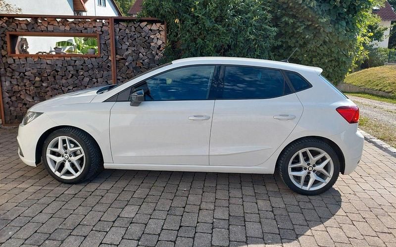 Weiß Gebraucht 2017 Seat Ibiza FR Kleinwagen | 10.000 € (Guter Preis) - Bild 1/4