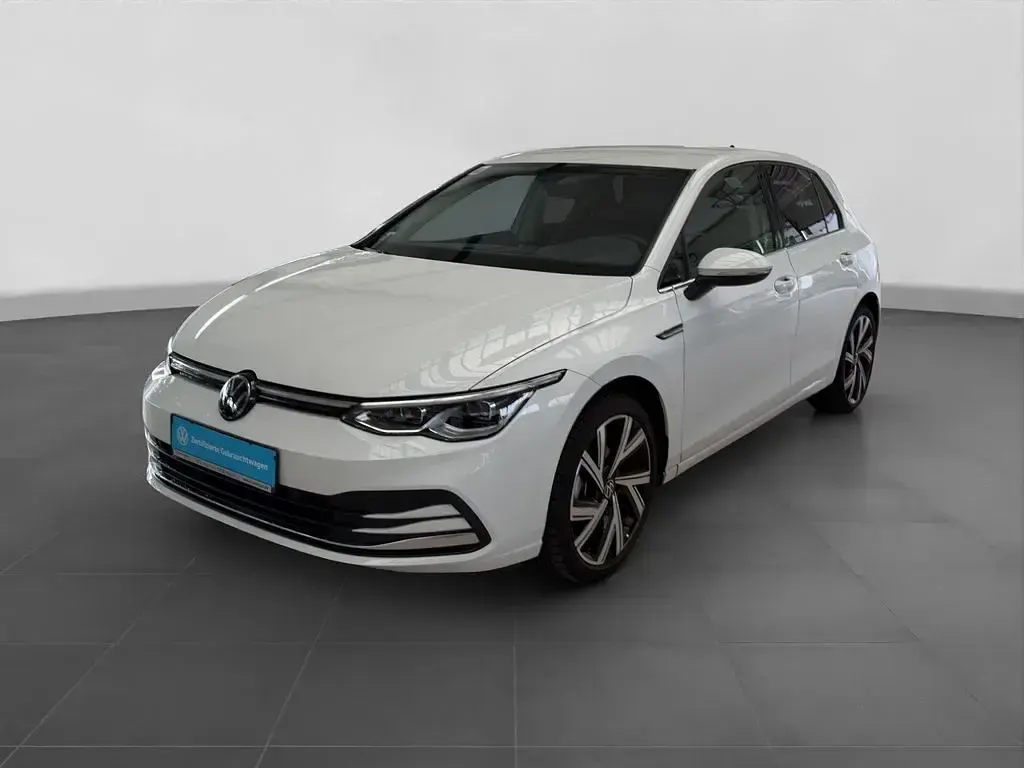 Gebraucht VW Golf VIII Style 131 PS (96 kW) 2025 Weiß Limousine