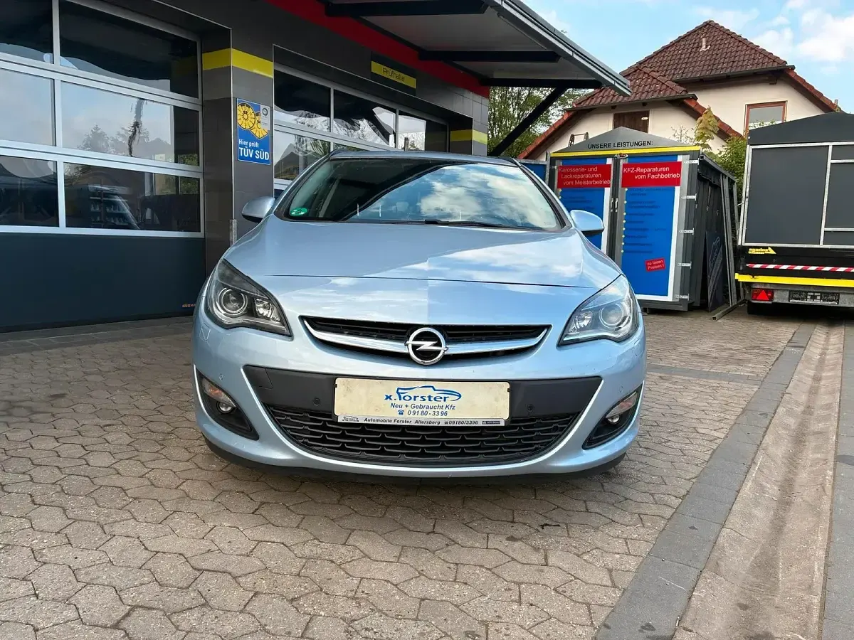 Gebraucht Opel Astra 140 PS (102 kW) 2015 Blau Kombi