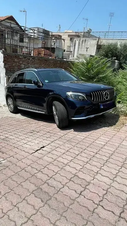 Gebraucht Mercedes GLC250 AMG line 204 PS (150 kW) 2016 Blau SUV