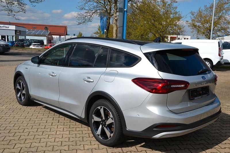 Gebraucht Ford Focus Active X 155 PS (114 kW) 2023 Silber Limousine