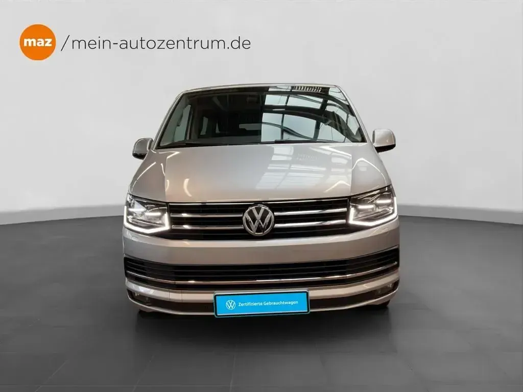 Gebraucht VW Multivan Highline 150 PS (110 kW) 2019 Reflexsilber metallic Van / Kleinbus