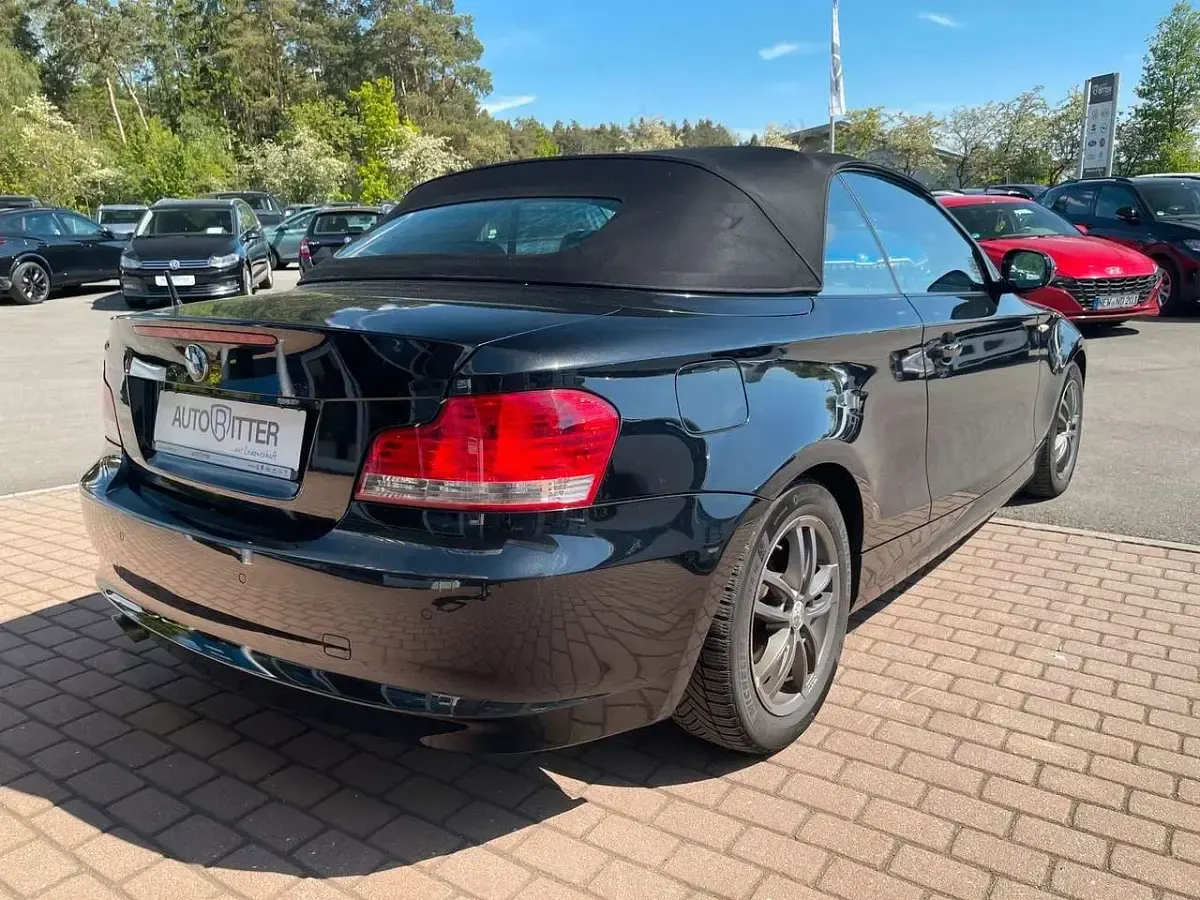 Gebraucht BMW 120 Performance 177 PS (130 kW) 2009 Schwarz Kleinwagen