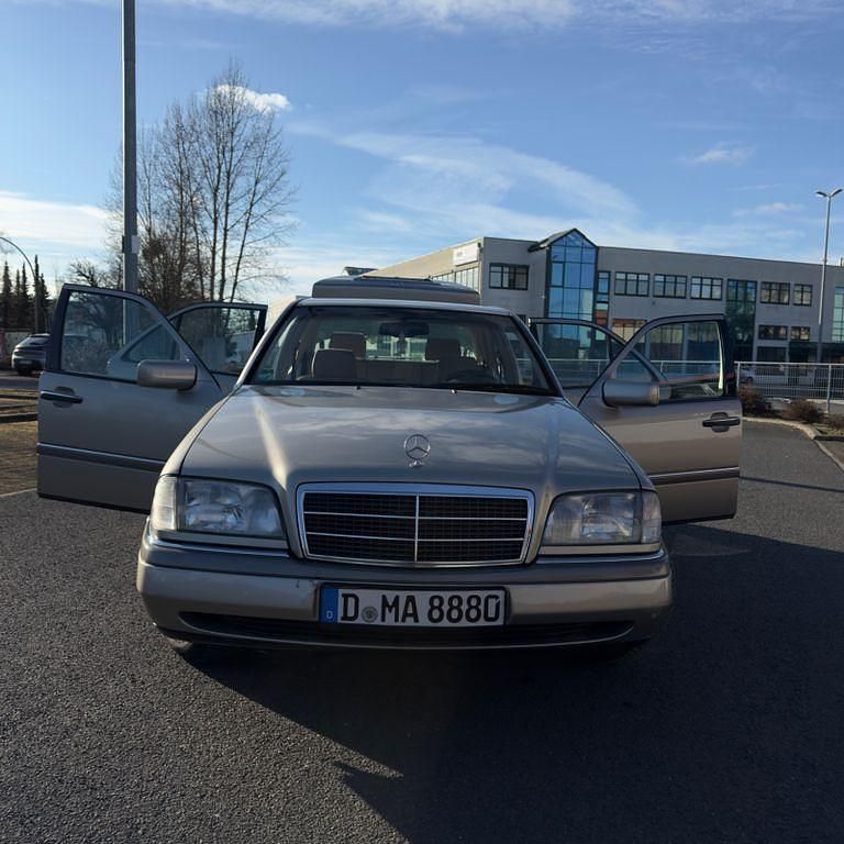 Gebraucht Mercedes C180 Elegance 122 PS (89 kW) 1996 Beige Limousine