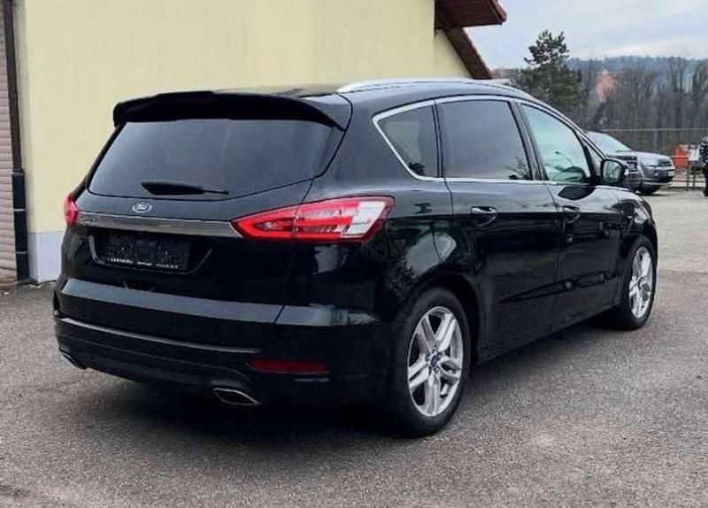 Gebraucht Ford S-MAX Titanium 179 PS (131 kW) 2016 Schwarz Van / Kleinbus