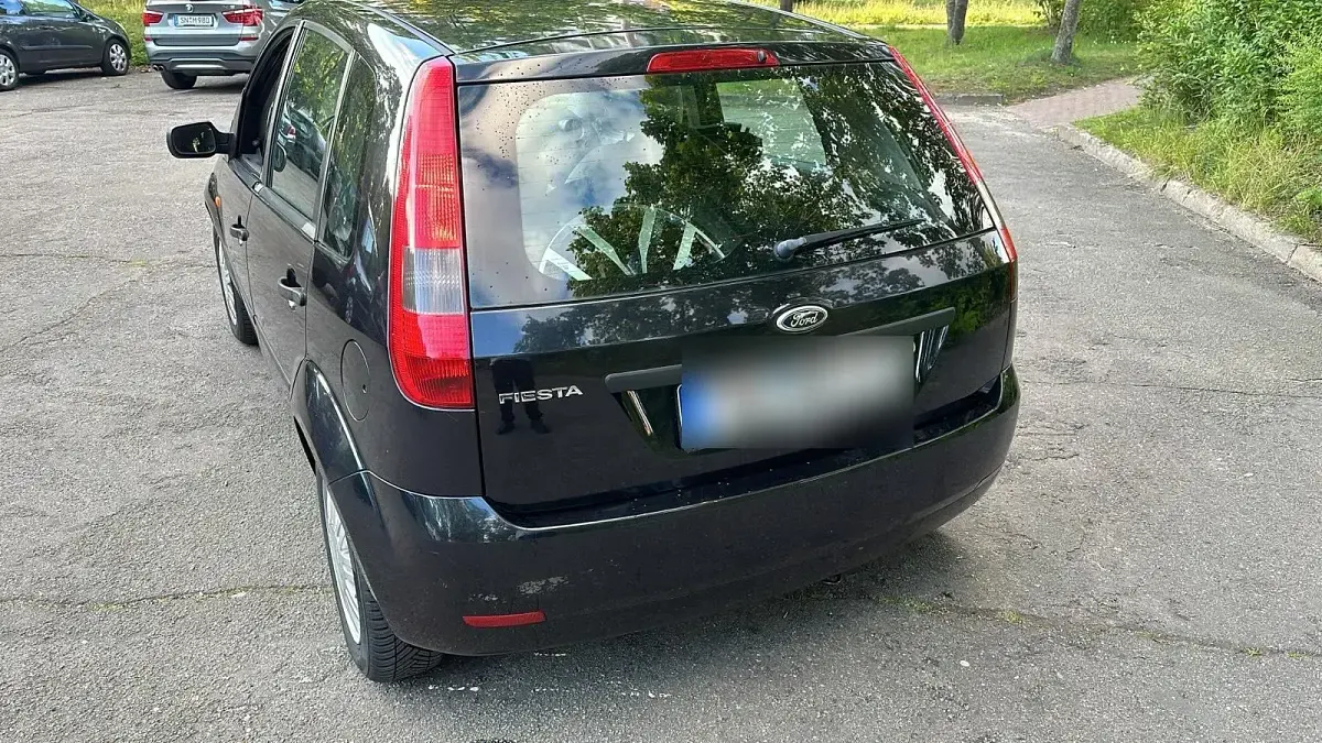 Gebraucht Ford Fiesta 70 PS (51 kW) 2002 Schwarz Kleinwagen