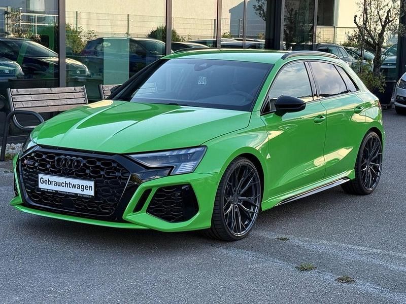 Grün Gebraucht 2024 Audi RS3 Sportback Sport Kleinwagen | 56.980 € (Guter Preis) - Bild 1/4