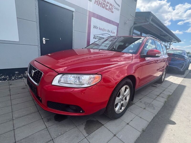 Rot Gebraucht 2008 Volvo V70 Kinetic Kombi | 3.890 € (Guter Preis) - Bild 1/4