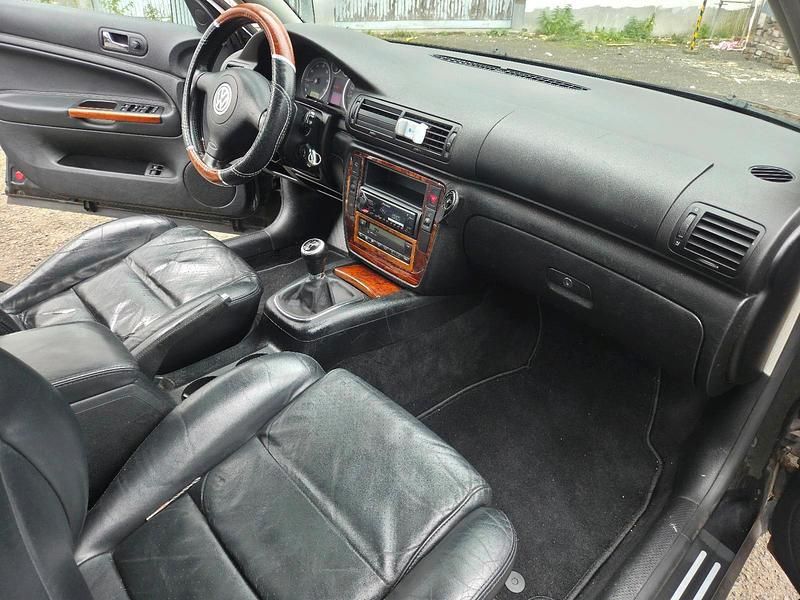 Schwarz Gebraucht 2003 VW Passat Kombi | 800 € (Superpreis) - Bild 1/4