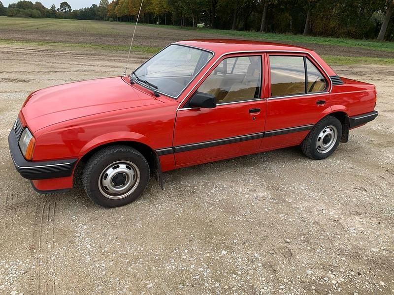 Rot Gebraucht 1985 Opel Ascona S Limousine | 5.150 € - Bild 1/4
