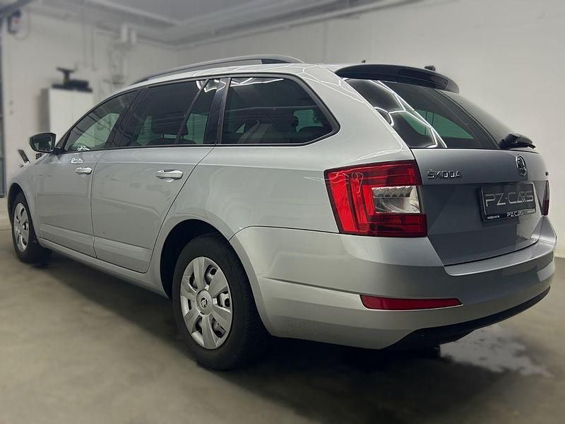 Gebraucht Skoda Octavia 105 PS (77 kW) 2014 Silber Kleinwagen