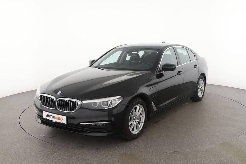 Schwarz Gebraucht 2019 BMW 530e Sport Line Limousine | 25.990 € (Superpreis) - Bild 1/3