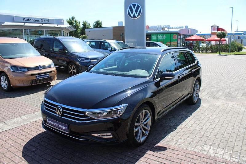 Schwarz Gebraucht 2023 VW Passat Business Kombi | 24.990 € (Fairer Preis) - Bild 1/4