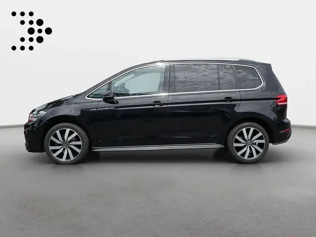 Gebraucht VW Touran Highline 150 PS (110 kW) 2023 Deep black perleffekt Van / Kleinbus