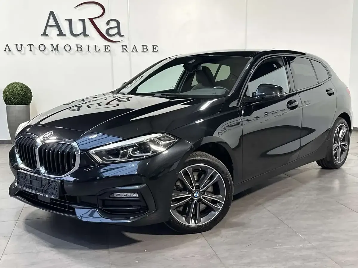 Gebraucht BMW 120 Sport Line 190 PS (139 kW) 2022 Black sapphire Limousine