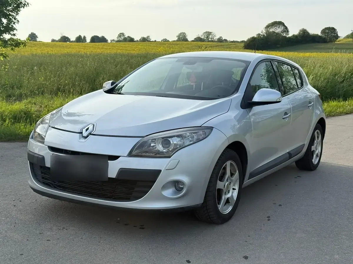 Gebraucht Renault Mégane III 131 PS (96 kW) 2009 Grau Kleinwagen