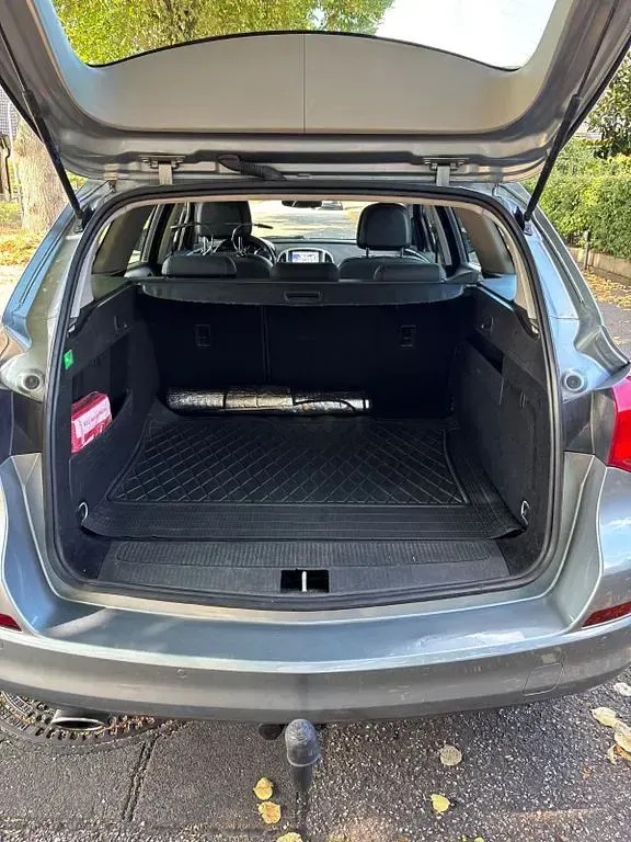 Gebraucht Opel Astra 140 PS (102 kW) 2012 Grau Kombi