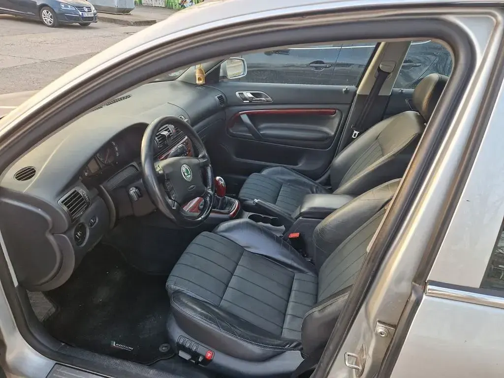 Gebraucht Skoda Superb Elegance 193 PS (141 kW) 2002 Silber Limousine