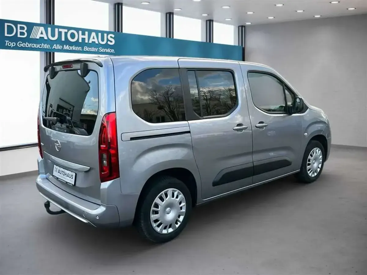 Gebraucht Opel Combo Life Elegance 131 PS (96 kW) 2022 Silber Van / Kleinbus