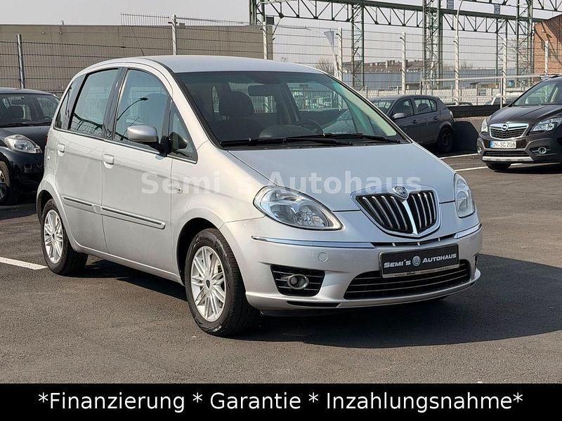 Gebraucht Lancia Musa 90 PS (66 kW) 2008 Silber Van / Kleinbus