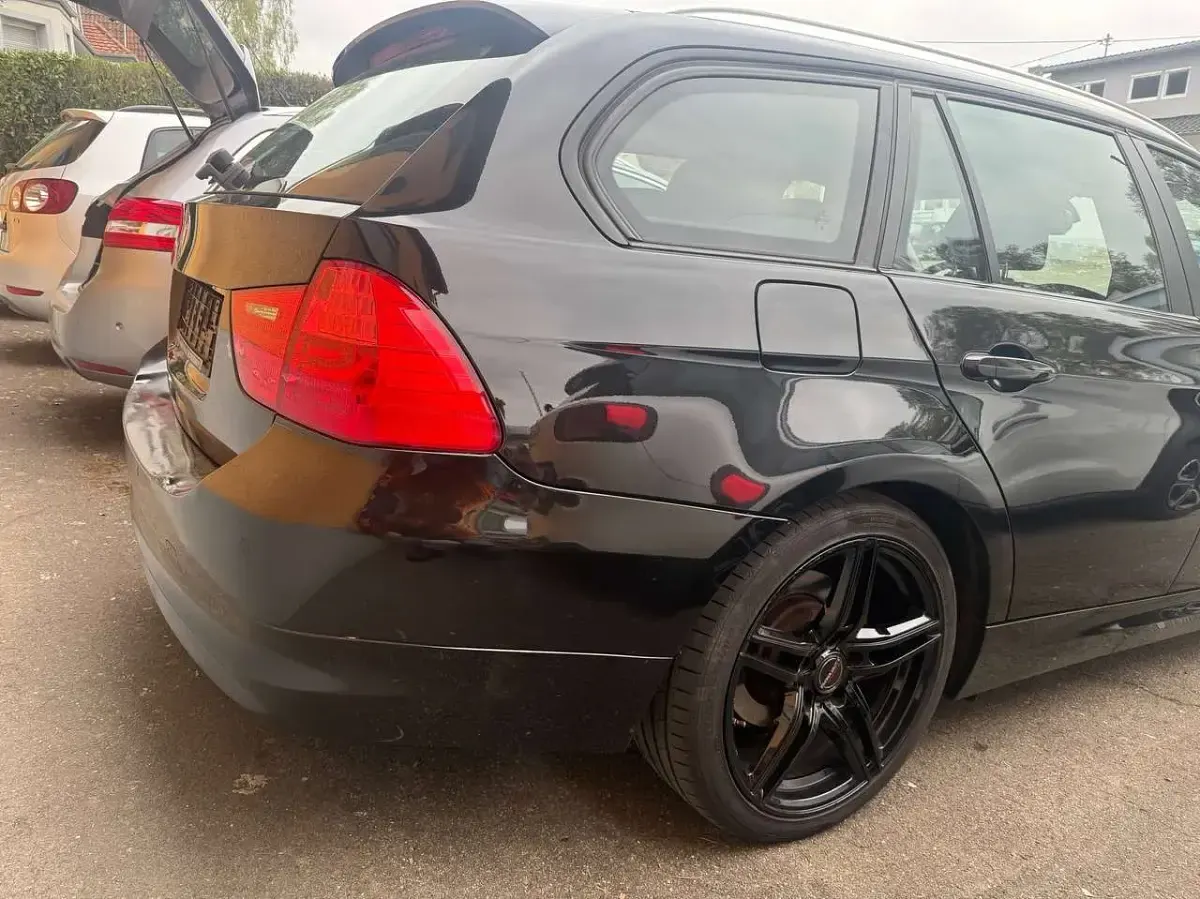 Gebraucht BMW 320 184 PS (135 kW) 2012 Black sapphire metallic Kombi
