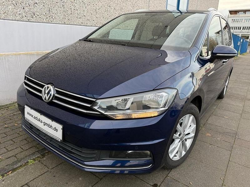 Gebraucht VW Touran Highline 116 PS (85 kW) 2019 Blau Van / Kleinbus