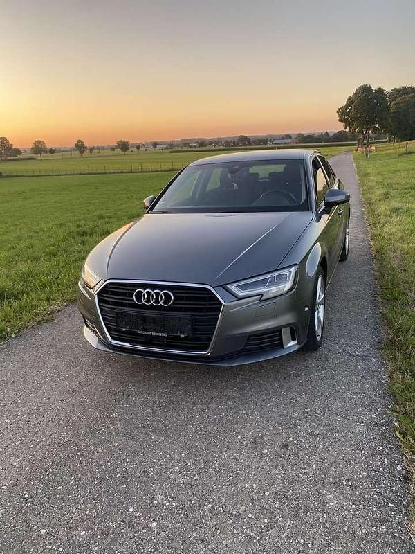 Gebraucht 2018 Audi A3 Sportback Sport Kleinwagen | 19.800 € - Bild 1/4