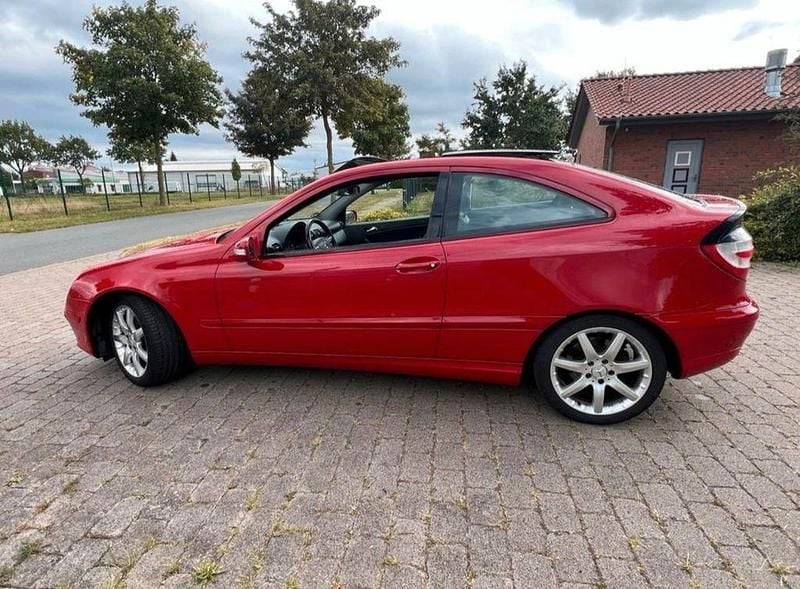 Gebraucht Mercedes C230 204 PS (150 kW) 2008 Rot Coupé
