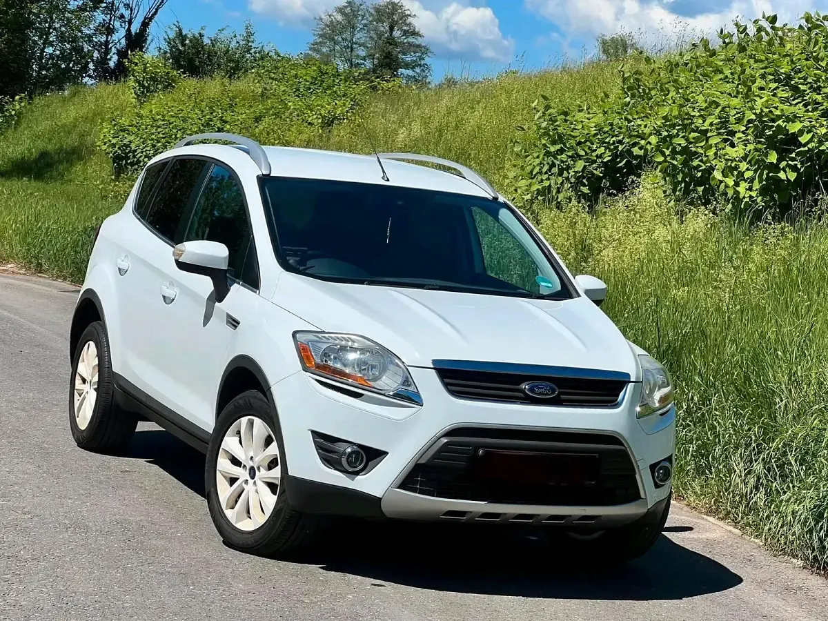 Gebraucht Ford Kuga 200 PS (147 kW) 2009 Weiß SUV