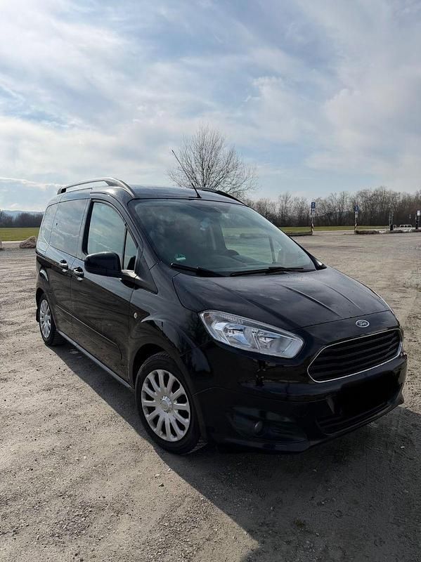 Gebraucht Ford Tourneo Courier Titanium 101 PS (74 kW) 2017 Schwarz Van / Kleinbus