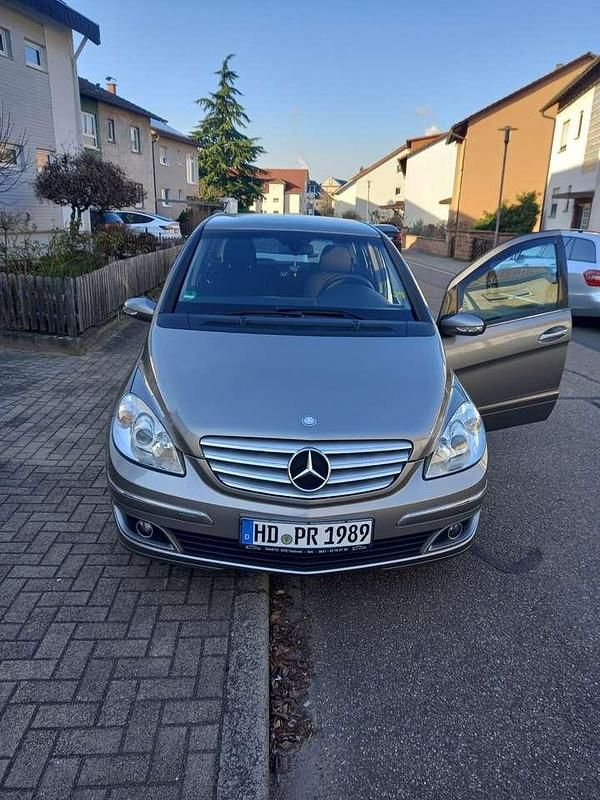 Gebraucht 2006 Mercedes B170 Van / Kleinbus | 4.300 € (Etwas zu teuer) - Bild 1/4