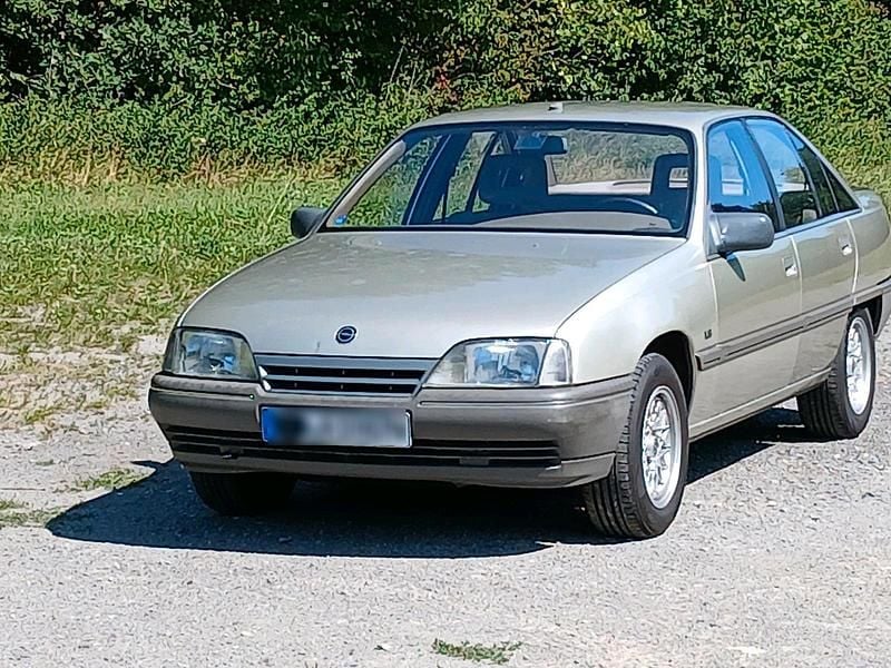 Gold Gebraucht 1987 Audi A3 Limousine | 3.900 € - Bild 1/4