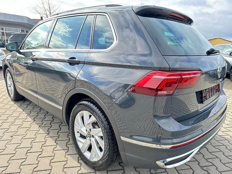 Gebraucht VW Tiguan Elegance 150 PS (110 kW) 2021 Grau SUV