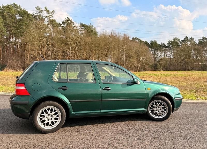 Gebraucht VW Golf IV 75 PS (55 kW) 1998 Grün Kleinwagen