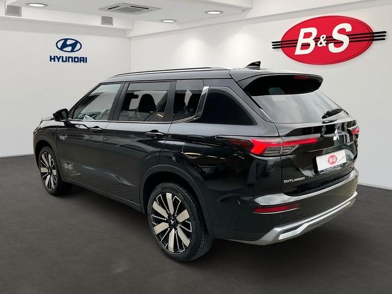 Gebraucht Mitsubishi Outlander P-HEV Edition 306 PS (225 kW) 2025 Kristall schwarz SUV