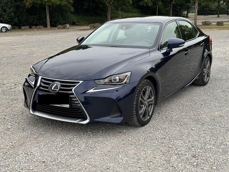 Blau Gebraucht 2017 Lexus IS300 Executive Line Limousine | 19.500 € - Bild 1/4