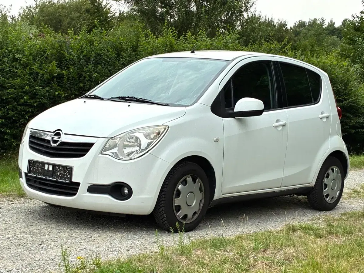 Gebraucht Opel Agila Edition 86 PS (63 kW) 2008 Galacticweiss/l: alpenweiss Kleinwagen