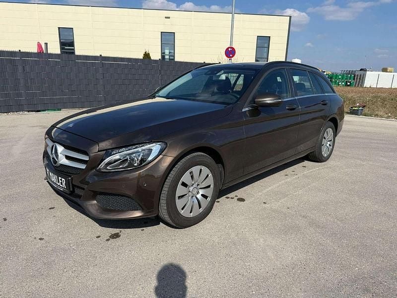 Gebraucht Mercedes C220 170 PS (125 kW) 2016 Citrinbraun metalliclack Kombi