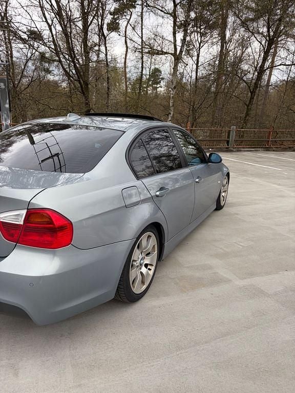 Second-hand BMW 330 Performance 231 CP (169 kW) 2006 Albastru Berlinǎ