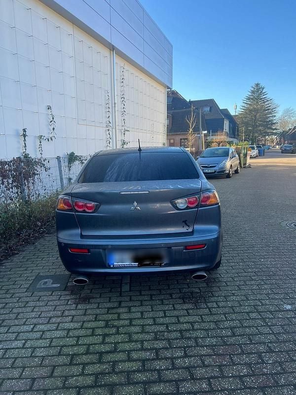 Gebraucht Mitsubishi Lancer 150 PS (110 kW) 2011 Grau Limousine