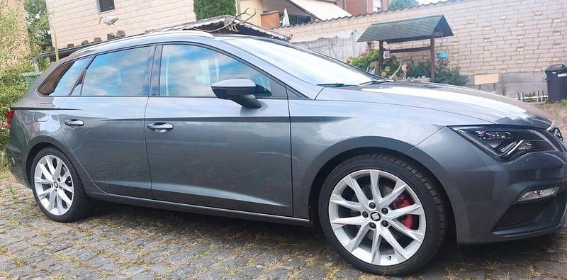 Grau Gebraucht 2017 Seat Leon ST FR Kombi | 17.000 € (Fairer Preis) - Bild 1/4
