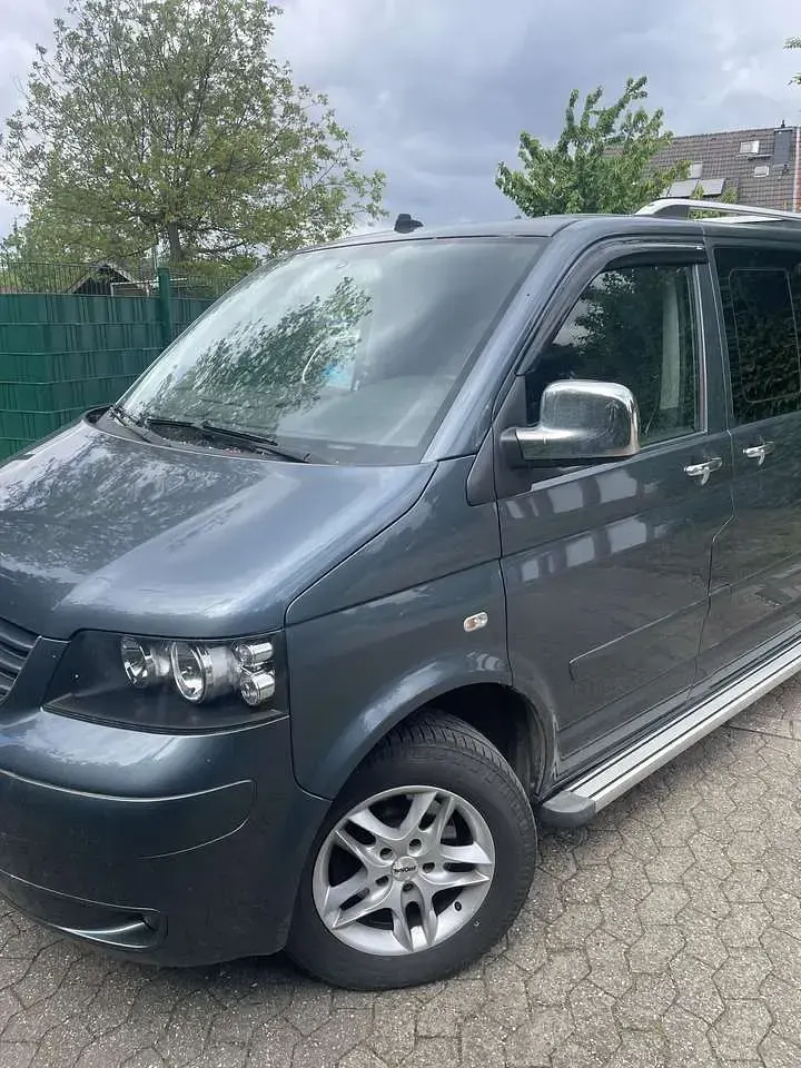 Gebraucht VW Multivan Highline 174 PS (127 kW) 2009 Grau Van / Kleinbus