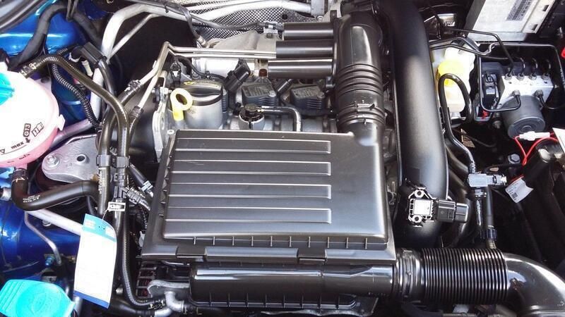 Blau Gebraucht 2016 Skoda Fabia Limousine | 9.500 € (Guter Preis) - Bild 1/4